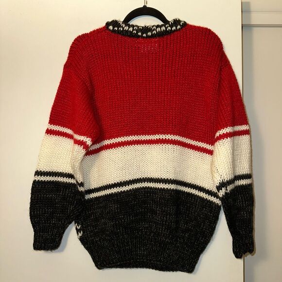 VINTAGE Large Chunky Crewneck Hand Knit Sweater Red White Charcoal Snowflake EUC - Picture 6 of 11